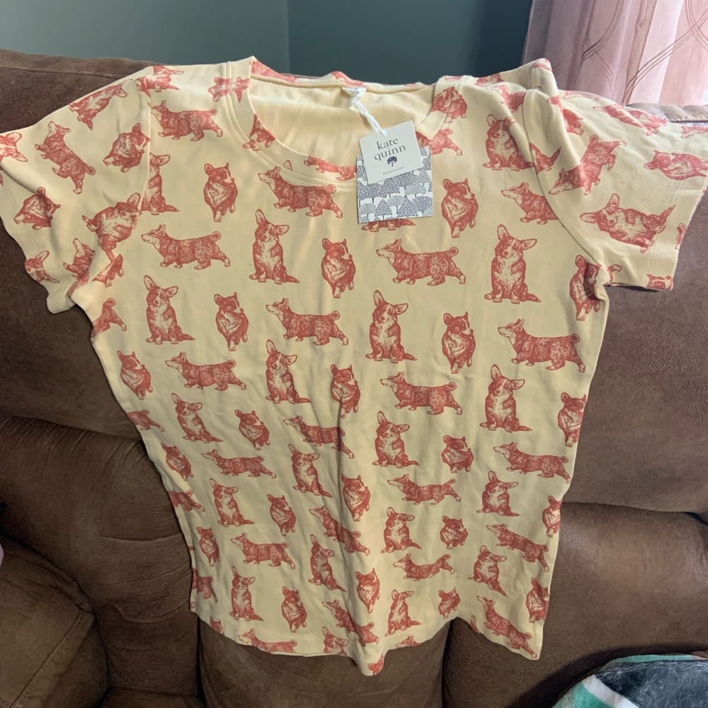 Kate Quinn Corgi top!